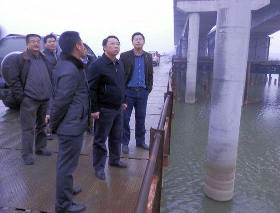 资阳市委常委、副市长刘建洋莅临昌南大路东延工程项目现场查抄领导工作
