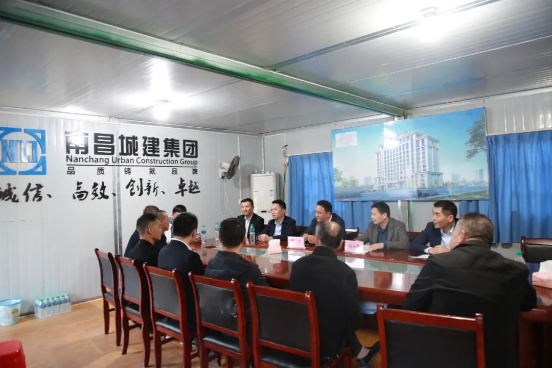 资阳城投集团人武部发展传承武士心灵，，，，，，，做集团建设发展的“排头兵”座谈会